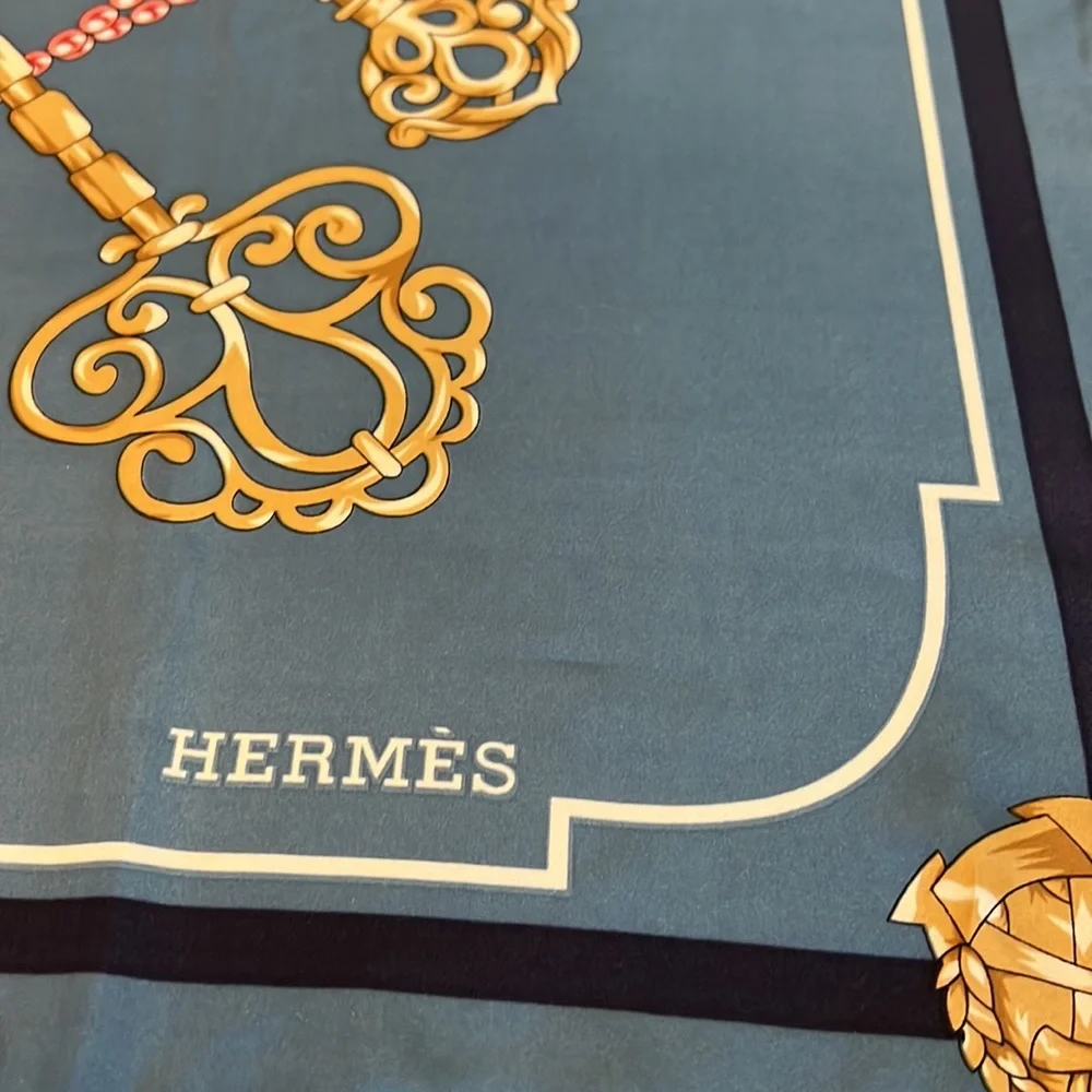 Hermès Silk Scarf ( 35” X 34”) - Picture 2 of 7